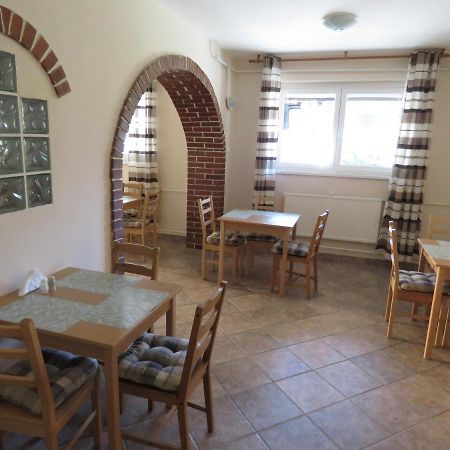 Thermal Apartmanhaz Komárom Екстериор снимка