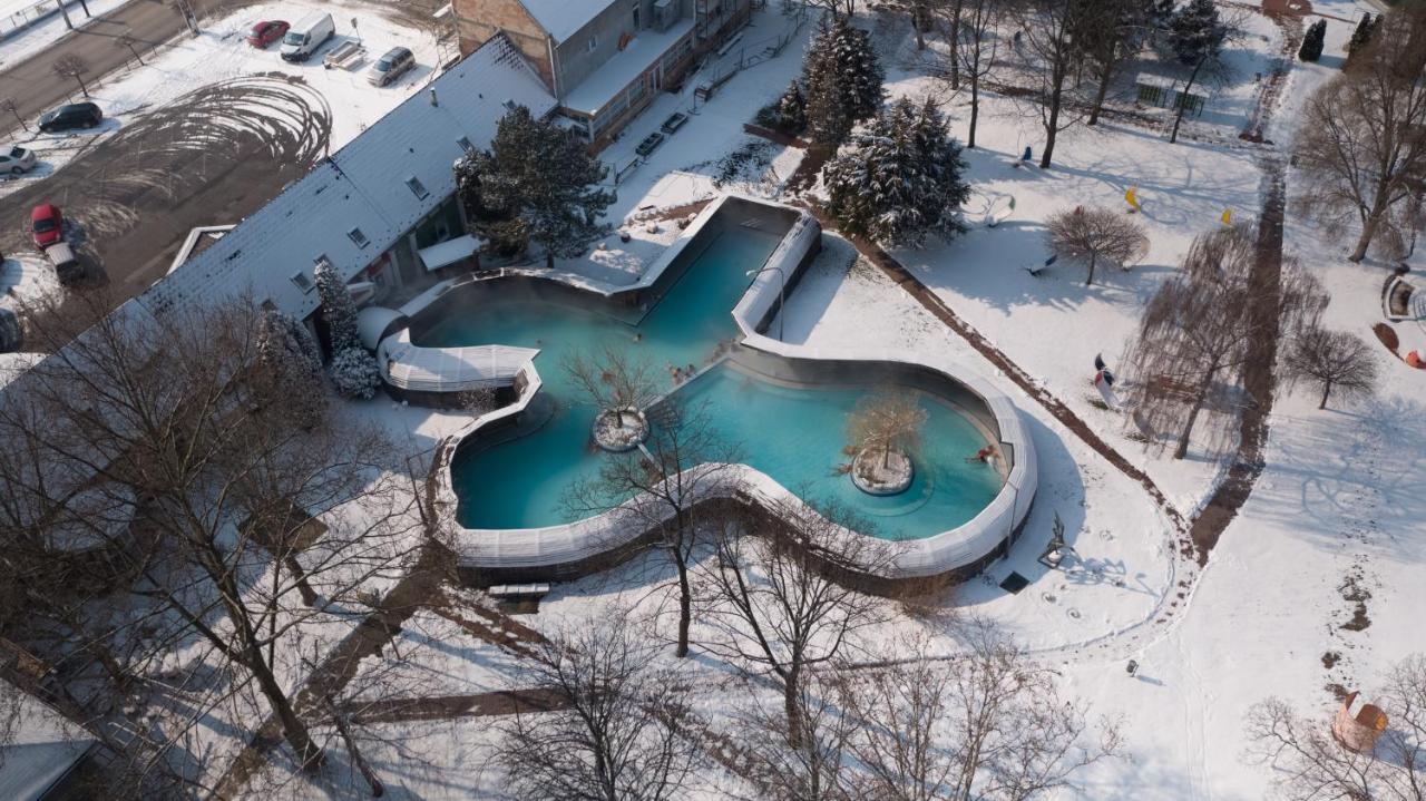 Thermal Apartmanhaz Komárom Екстериор снимка