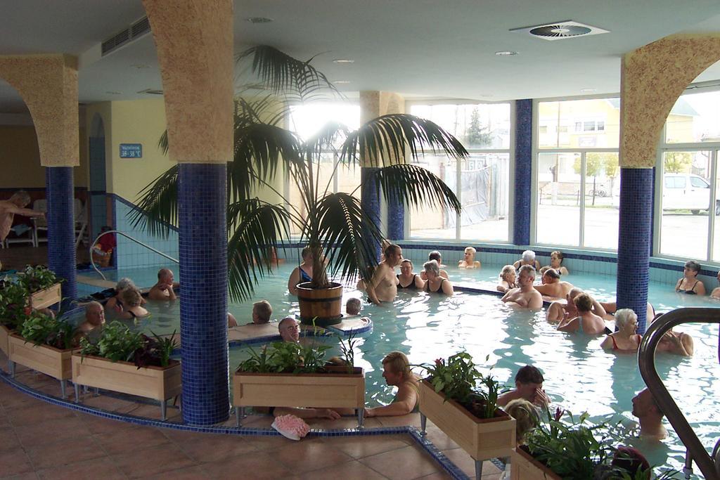 Thermal Apartmanhaz Komárom Екстериор снимка