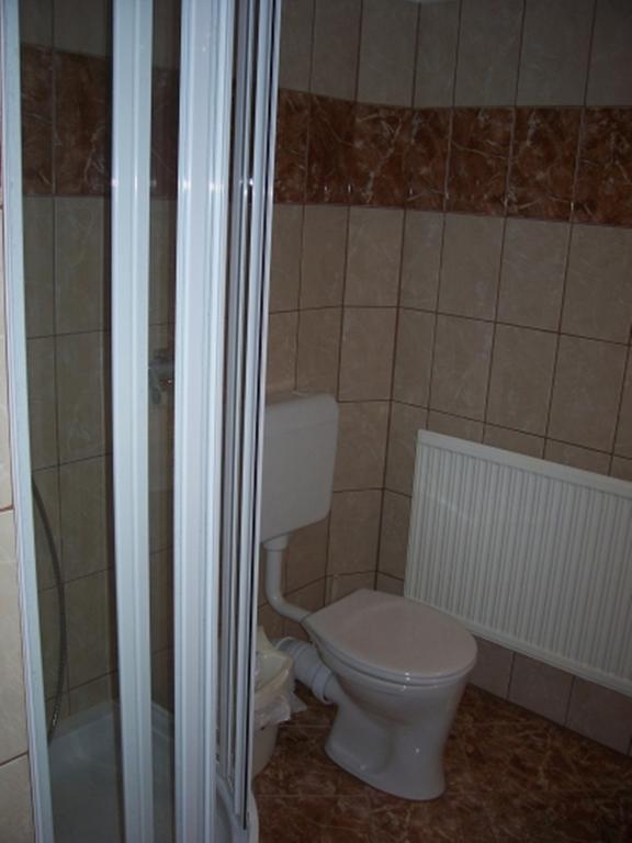 Thermal Apartmanhaz Komárom Стая снимка