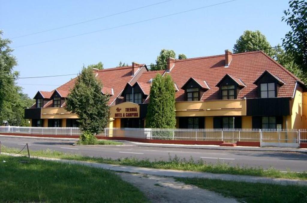 Thermal Apartmanhaz Komárom Екстериор снимка